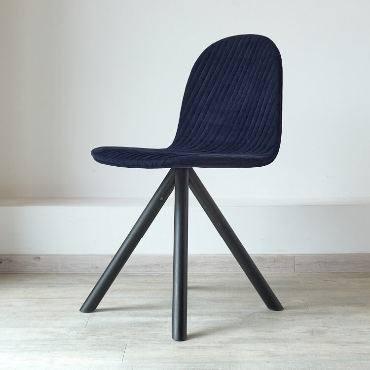 iker Polsterstuhl Schwarz Mannequin 01 Dunkelblau / Holz Schwarz