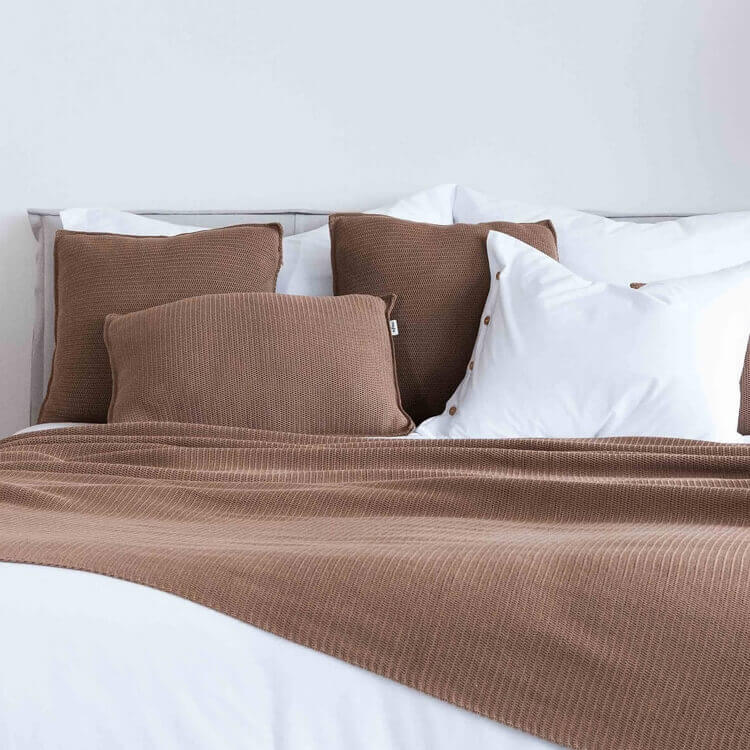 Moyha braune Dekokissen Natural 60x40 cm Close to Nature karamell