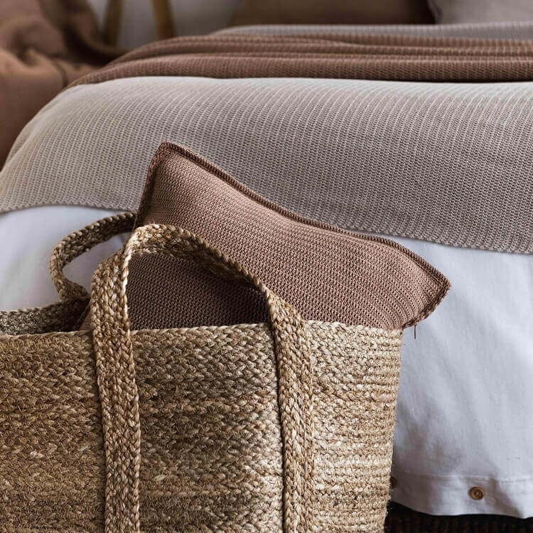 Moyha nachhaltige Dekokissen Natural 60x40 cm Close to Nature karamell braun