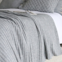 Moyha Tagesdecke Cosy Hellgrau