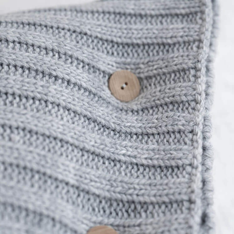 Moyha Strick Dekokissen mit Knopf New Cosy grau