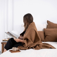 Überwurf Schurwolle braun Haselnuss MOYHA Wool