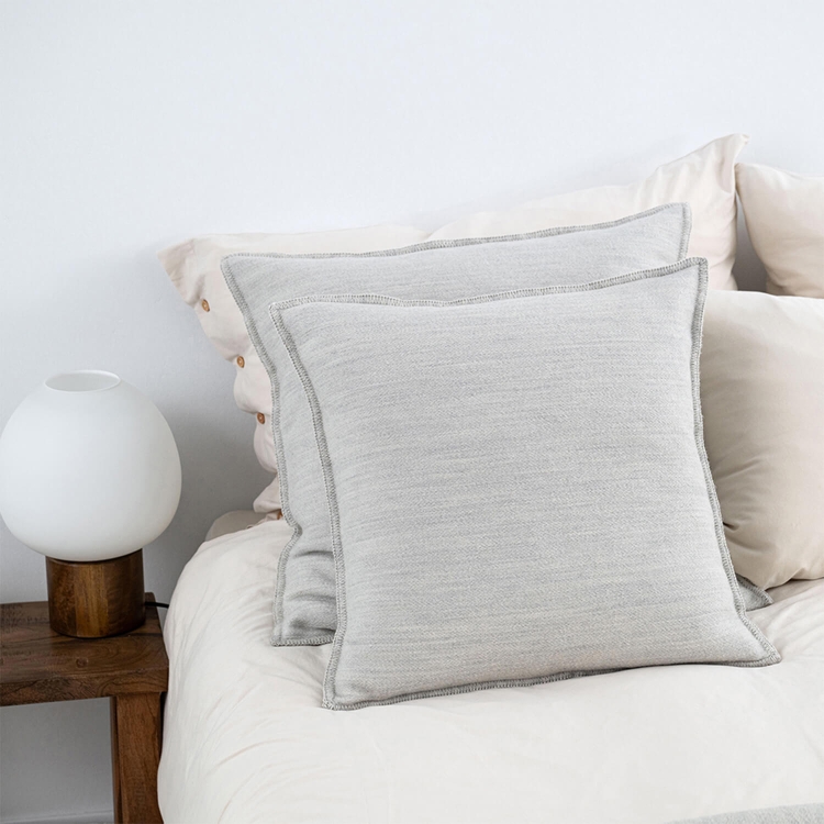 Woll-Dekokissen hellgrau MOYHA Wool
