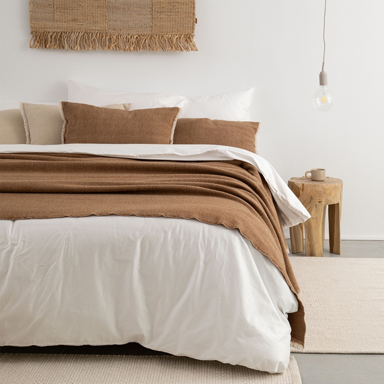 Weiche und warme MOYHA Tagesdecke Herringbone Haselnussbraun 220x240 cm