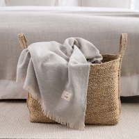 Luxuriöse MOYHA Wolldecke Herringbone Hellgrau 130x170 cm