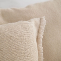 Beiges Herringbone Dekokissen 60x40 cm von MOYHA mit elegantem Design