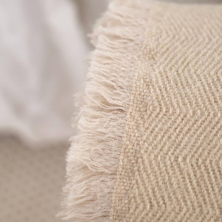 Elegant gestaltetes Herringbone Dekokissen Beige 60x40 cm für Ihr Zuhause