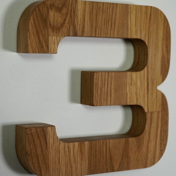 Stilvolle 3D Wanduhr XXL Eiche Natur 100-130 cm mit weißen Zeigern, perfekt für große Räume