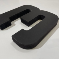 3D Wanduhr Lamellen Schwarz 60 cm, edle Wanduhr mit weißen Akzenten