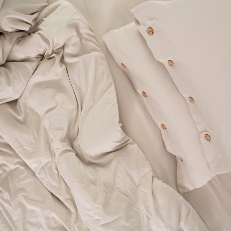 Moyha Jersey-Bettwäsche Dream Beige mit Holzknöpfen