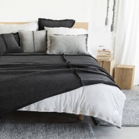 Moyha Wave Plaid aus 90% Schurwolle, Farbe Anthrazit