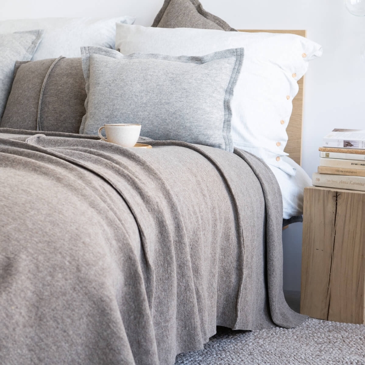 Moyha Wave Plaid in Taupe, 90% Schurwolle