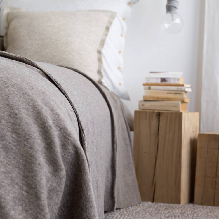 Moyha Wave Decke in Taupe, 90% Schurwolle