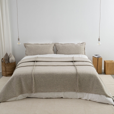 Moyha Wave Tagesdecke in Ecru aus 90% Schurwolle