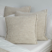 Moyha Dreamy Dekokissen Beige 50x50 aus Grobstrick, passend für Woolly Tagesdecken