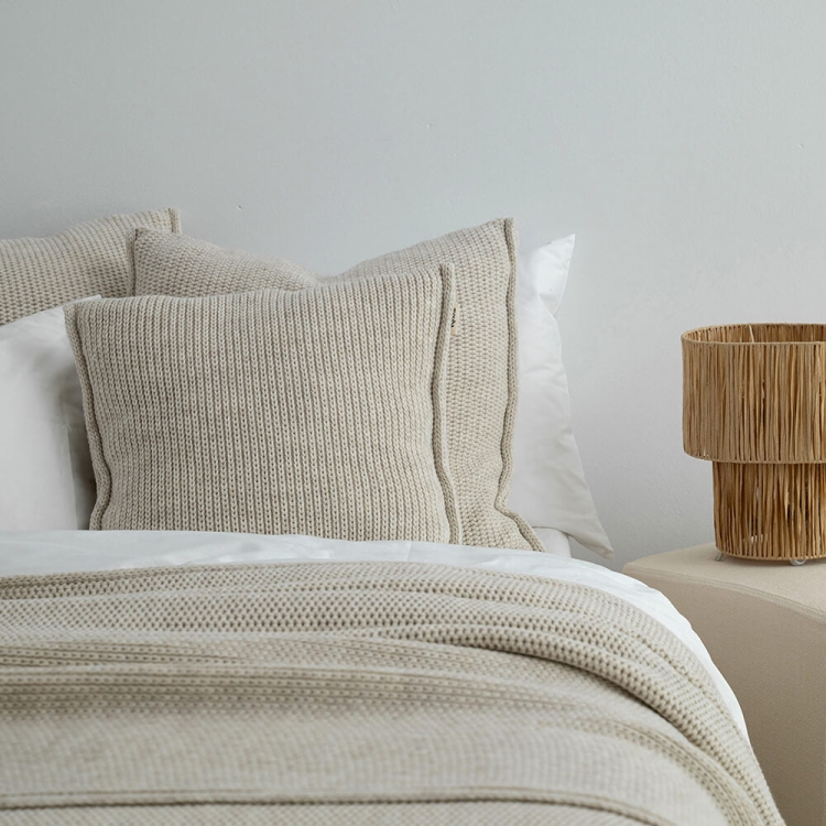 Moyha Dreamy Dekokissen 50x50, Grobstrick in Beige, abgestimmt auf Woolly