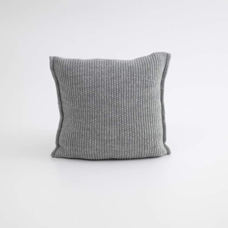 Moyha Dreamy Couchkissen 50x50, Grobstrick in Grau – passend zur Woolly Serie
