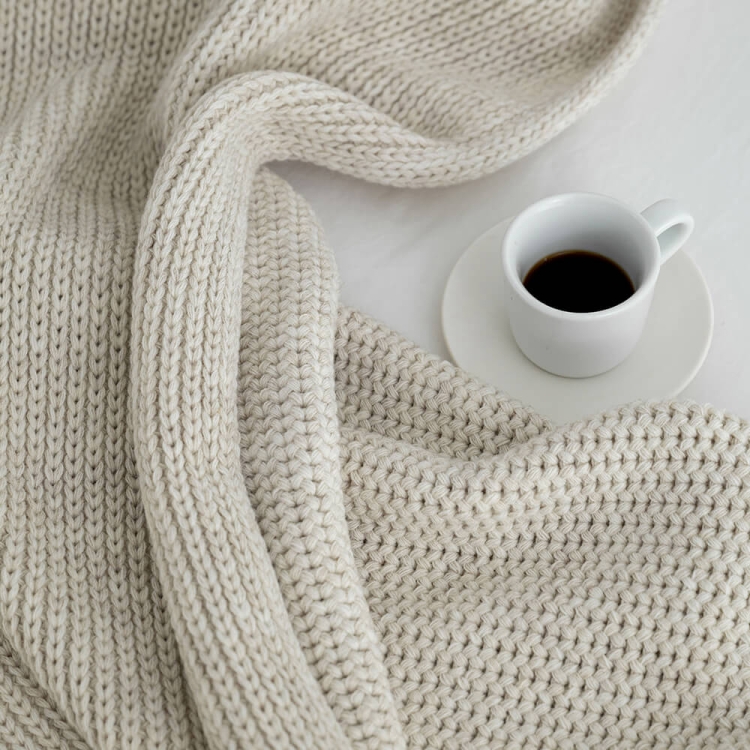 Moyha Soft Nap Plaid, Grobstrick in Beige, Strickdecke 130x180 cm