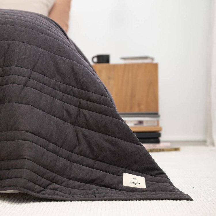 Moyha Stepp-Tagesdecke in Anthrazit Dunkelgrau, 100% Baumwolle mit Polyestervlies-Futter