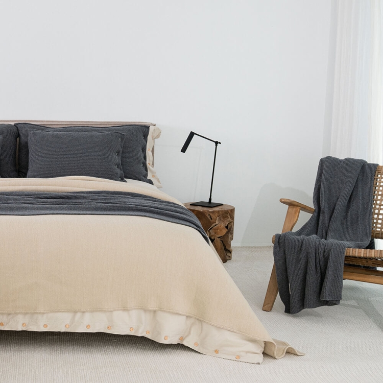 Moyha Classic Premium Dekokissen, dunkelgrau Graphit, Material 80% Schurwolle, 60x40 cm