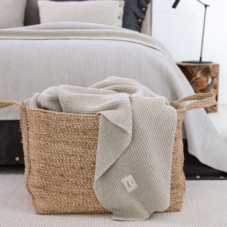 Moyha Classic Premium Wolldecke in hellgrau Creamy, 80% Schurwolle