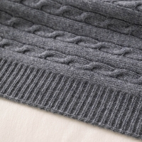 Moyha Zopfmuster Wohndecke in dunkelgrau Graphit, Material 80% Schurwolle