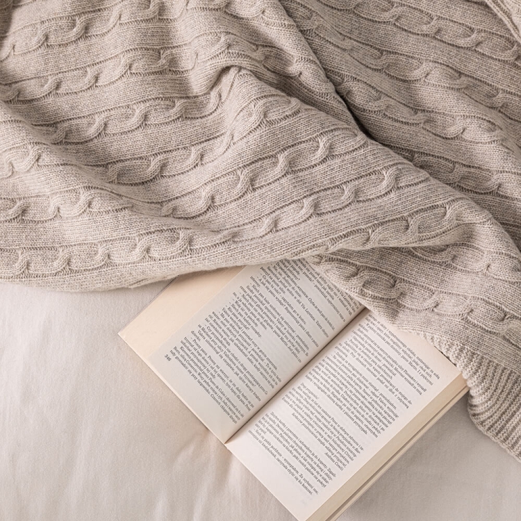 Moyha Zopfmuster Plaid Beige, elegante Strickdecke aus 80% Schurwolle