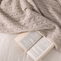 Moyha Zopfmuster Plaid Beige, elegante Strickdecke aus 80% Schurwolle