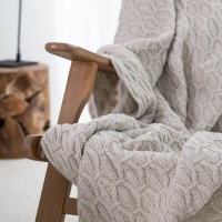 Moyha Luxury Woll-Strickdecke hellgrau Creamy, aus 80% Schurwolle