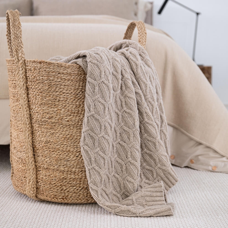 Moyha Luxury Strickdecke in Beige, 80% Schurwolle