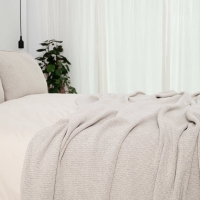 Moyha „Close to Nature“ Tagesdecke in Ecru/Sand, aus recyceltem Baumwollgarn