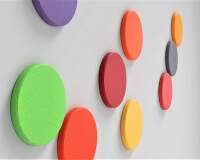 Runde Akustikpaneele Dot edge fluffo für 3D Wände