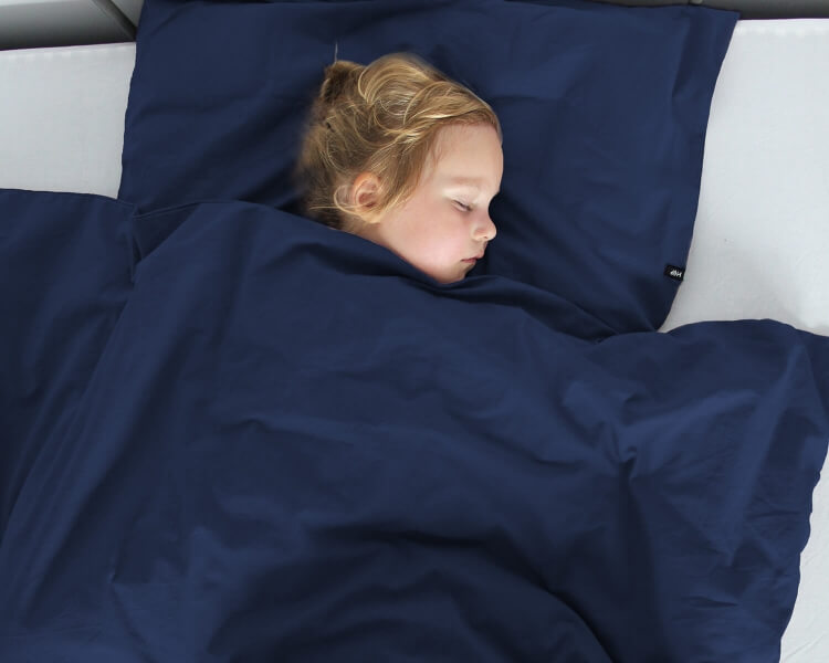 Perkal Kinderbettwäsche in Obdisian blau von HOP Design