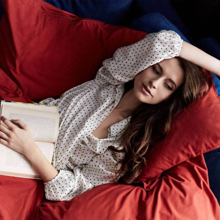 Moderne Bettwäsche in Ziegelrot aus reiner Baumwolle von Mumla