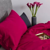 Moderne Bettwäsche Pink Himbeerrot aus reiner Baumwolle von Mumla