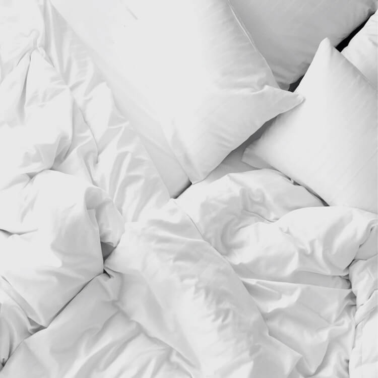 Premium Spannbettlaken von HOP Design in weiß