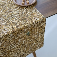 Stroh Optik Tischläufer von Foonka