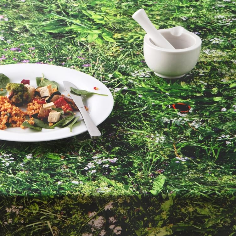 Alpen Wiesen Optik Tischdecke von Foonka