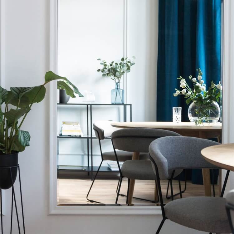 Flurdekoration Blumenständer Metall Bujnie Neo